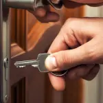 Quando e perchè sostituire la porta di casa